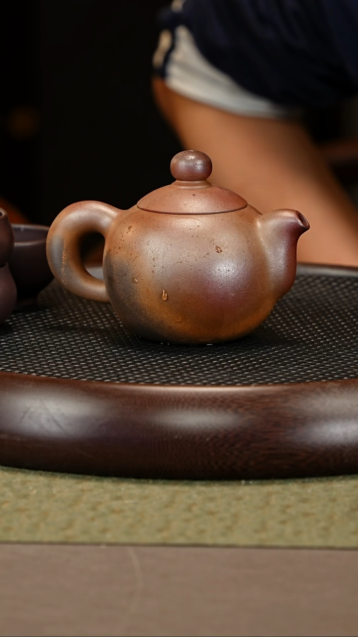 茶壶紫砂117 张彩萍 黑墩头柴烧 芙蓉珠350c