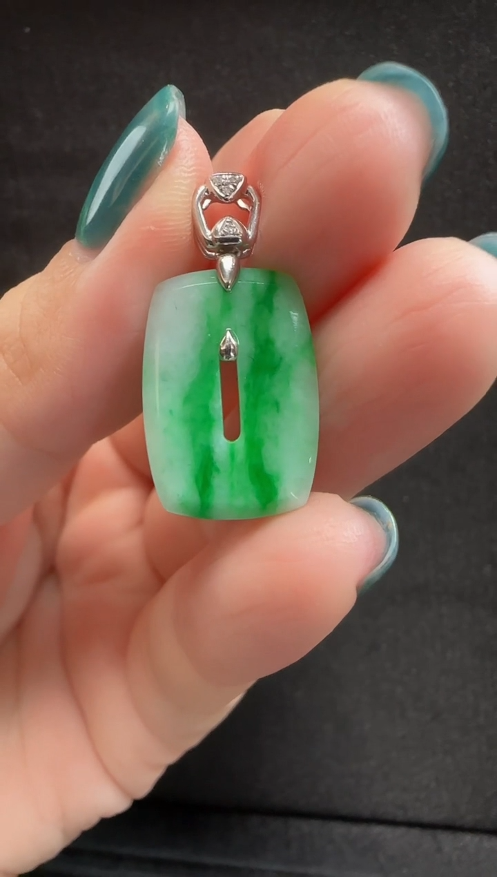 【闪购商品】翡翠颈饰18K金镶嵌942福贝一个