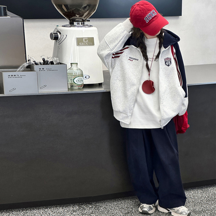 2025春秋季新款女童连帽长袖外套时髦休闲洋气中大童舒适秋装潮流