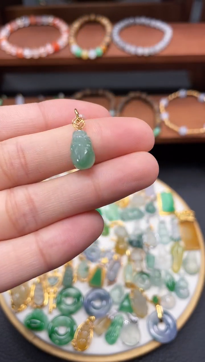 【闪购商品】翡翠吊坠(不含链)18K金镶嵌一个   JK168