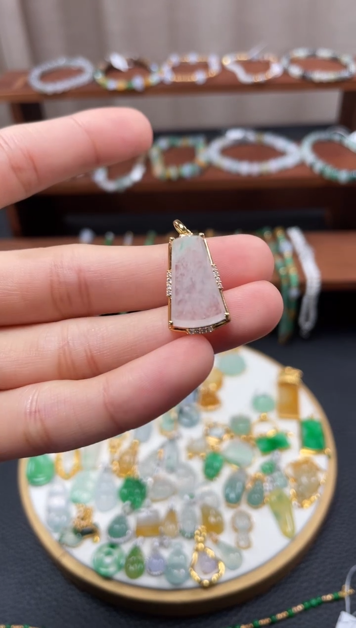 【闪购商品】翡翠吊坠(不含链)18K金镶嵌一个   JK253