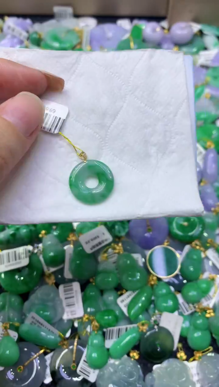 颈饰未镶嵌翡翠天然缅甸翡翠A货