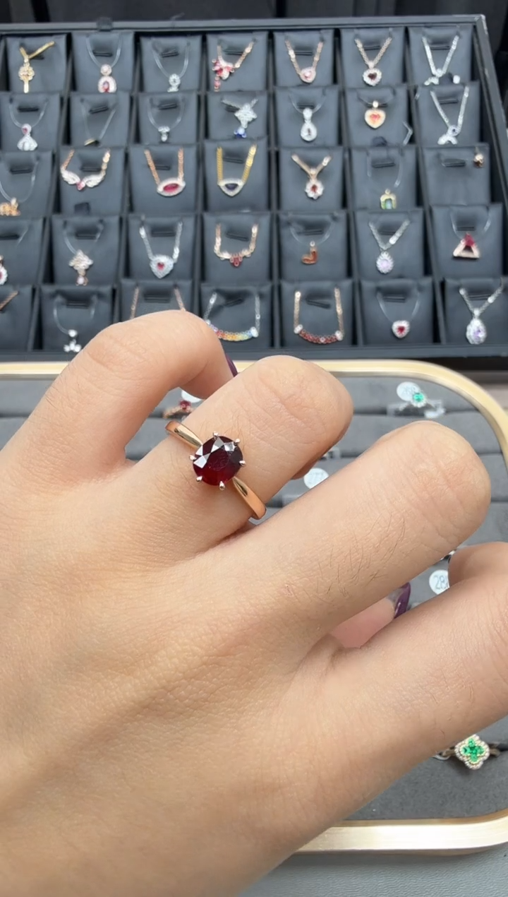 18K金镶嵌戒指红宝石主石1.11克拉