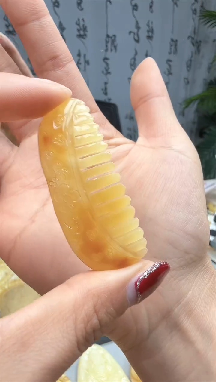 【闪购商品】琥珀裸石未镶嵌挂坠