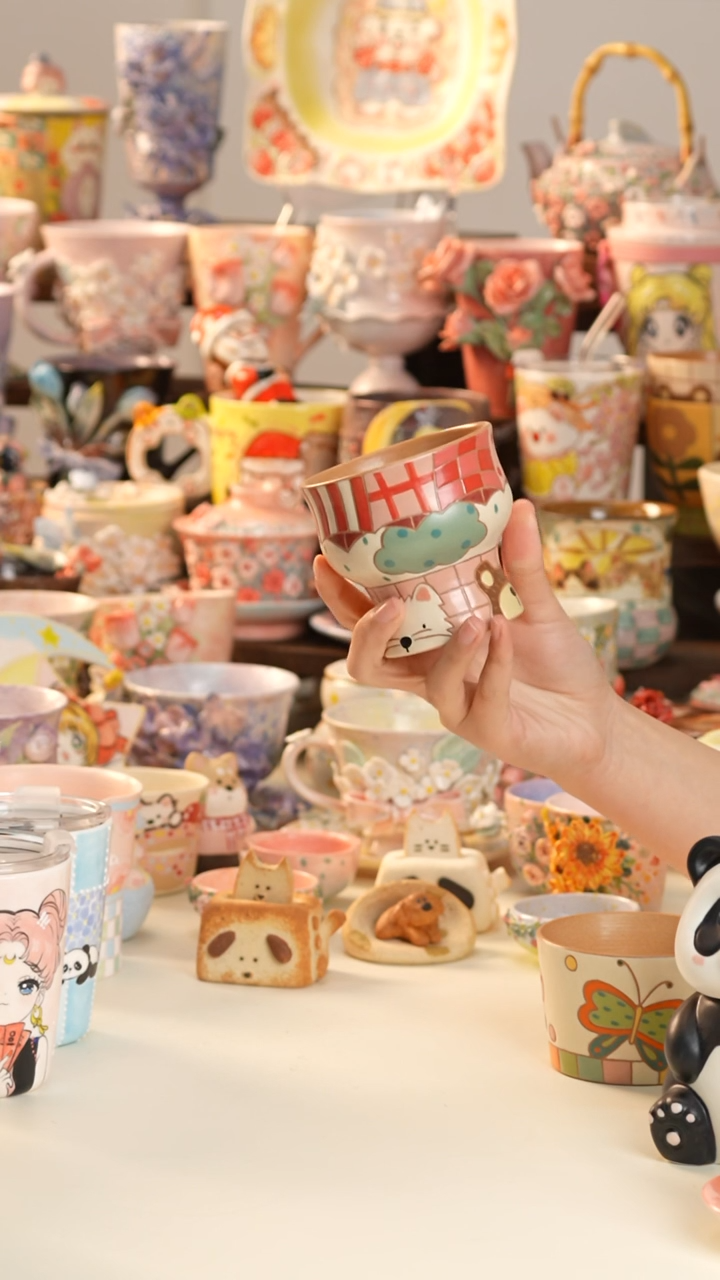 摆件陶景德镇釉下彩手绘设计师款陶瓷