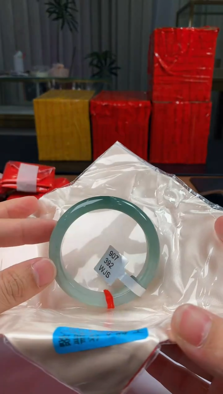 未镶嵌定制翡翠5087毛货不退不换  55-56圈