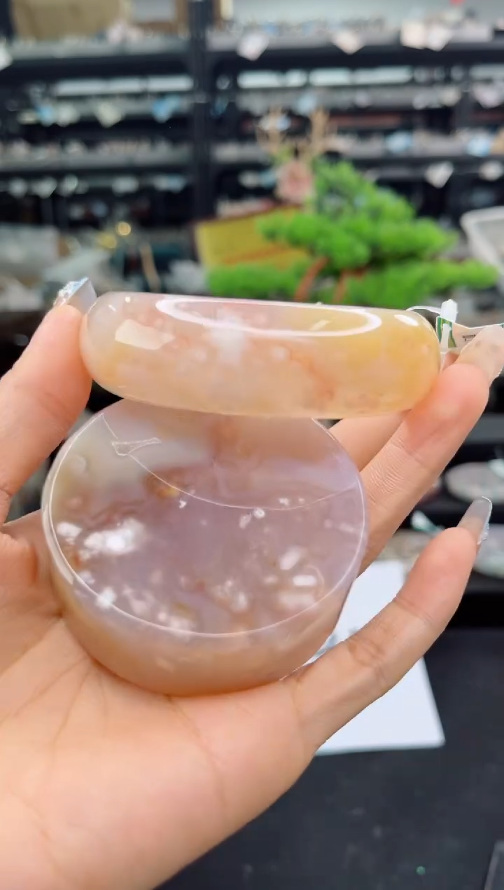 石英质玉未镶嵌手镯61圈口（赠品镯心）3658101