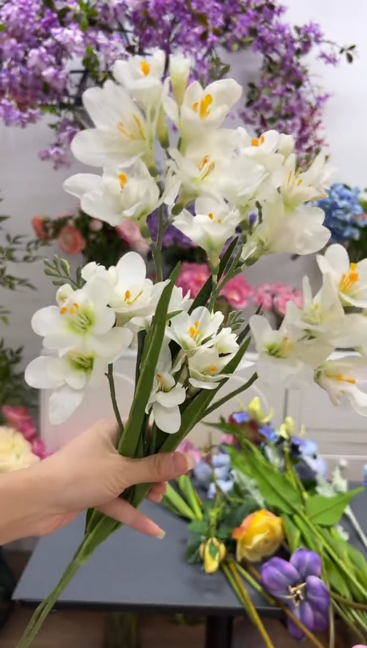3枝白色手感保湿小苍兰