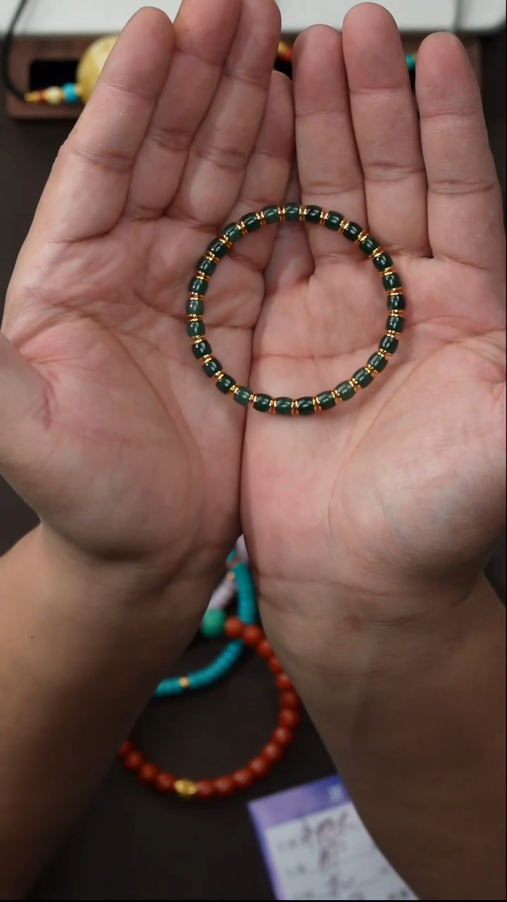 未镶嵌手串翡翠翡翠手串（多样性发其一）