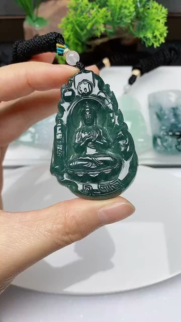 【闪购商品】翡翠颈饰未镶嵌        