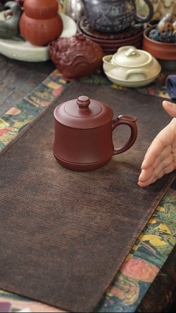  红皮龙光素紫砂盖杯