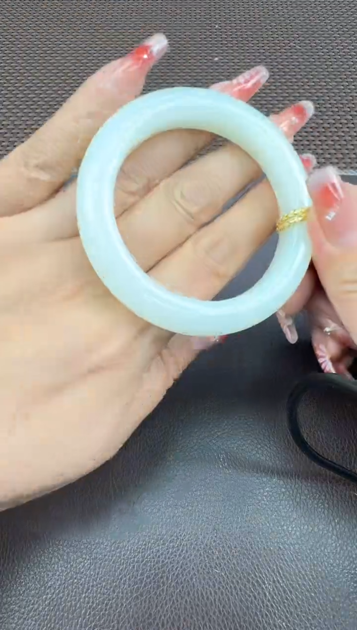 【闪购商品】和田玉手镯未镶嵌55