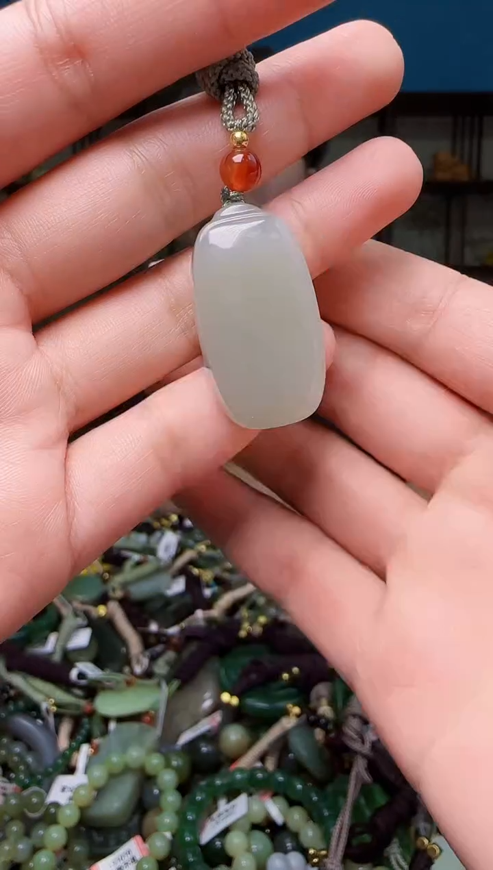 颈饰未镶嵌和田玉1