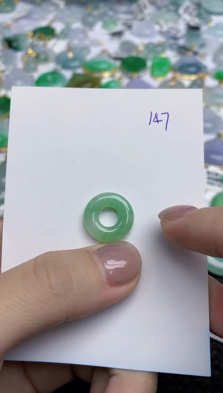 【闪购商品】翡翠颈饰未镶嵌天然翡翠A货