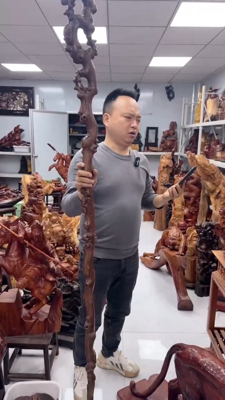 【闪购商品】花梨木类木雕工艺品8888888