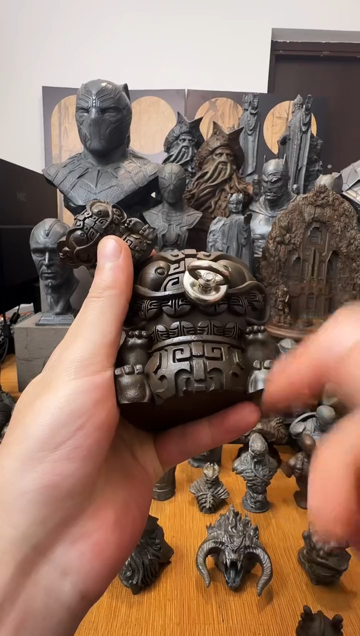 铁阿*实心铁艺摆件~~大小吞金（锈色）