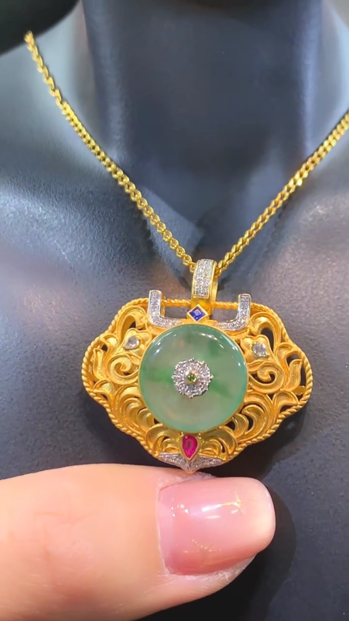 【闪购商品】翡翠吊坠(赠链)18K金镶嵌吊坠