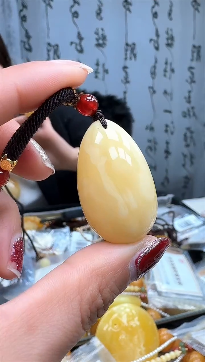 【闪购商品】琥珀裸石未镶嵌挂坠