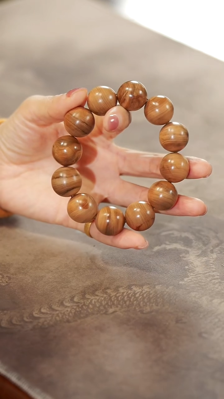 柏木（崖柏）陈化黑油茶料20mm手串