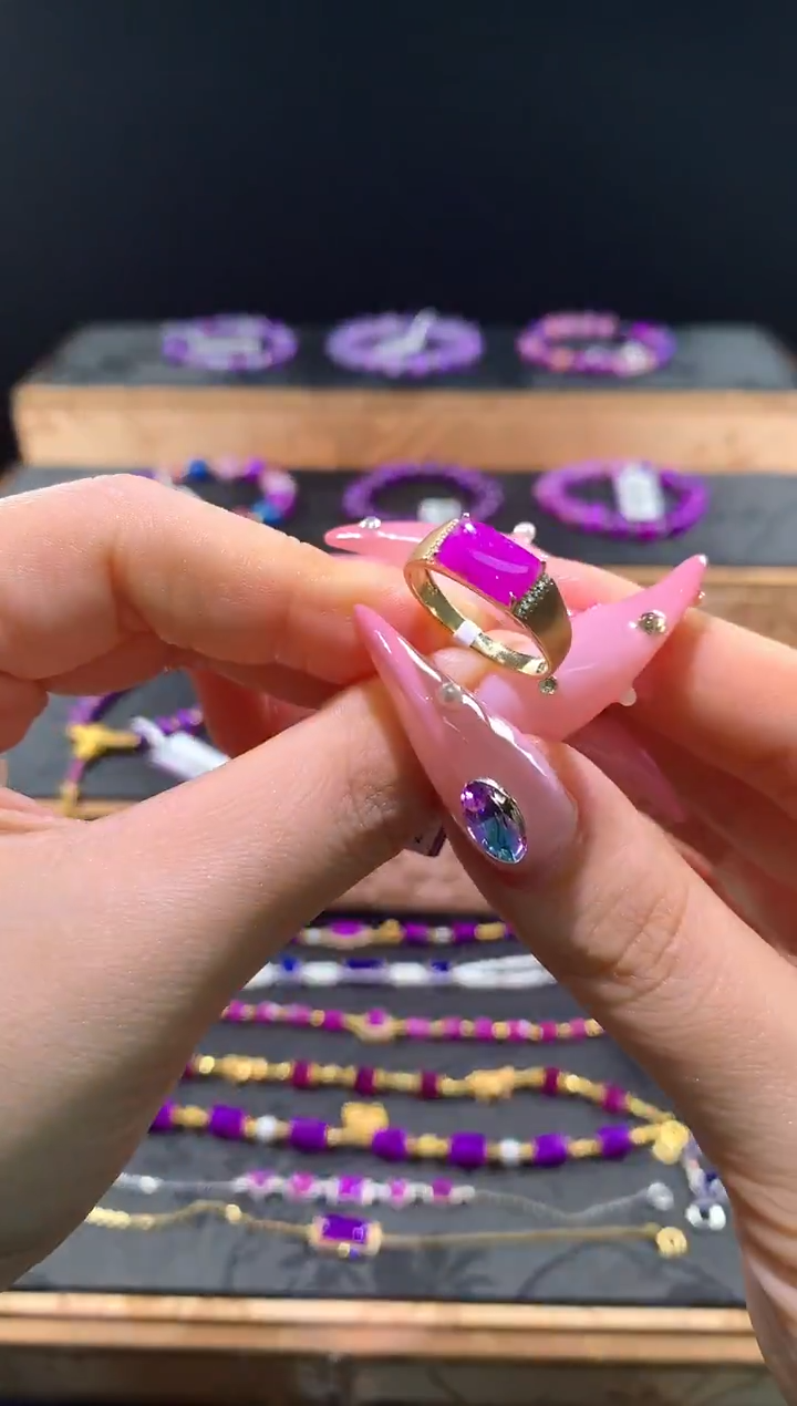 苏纪石（舒俱来）18K金镶嵌.戒指