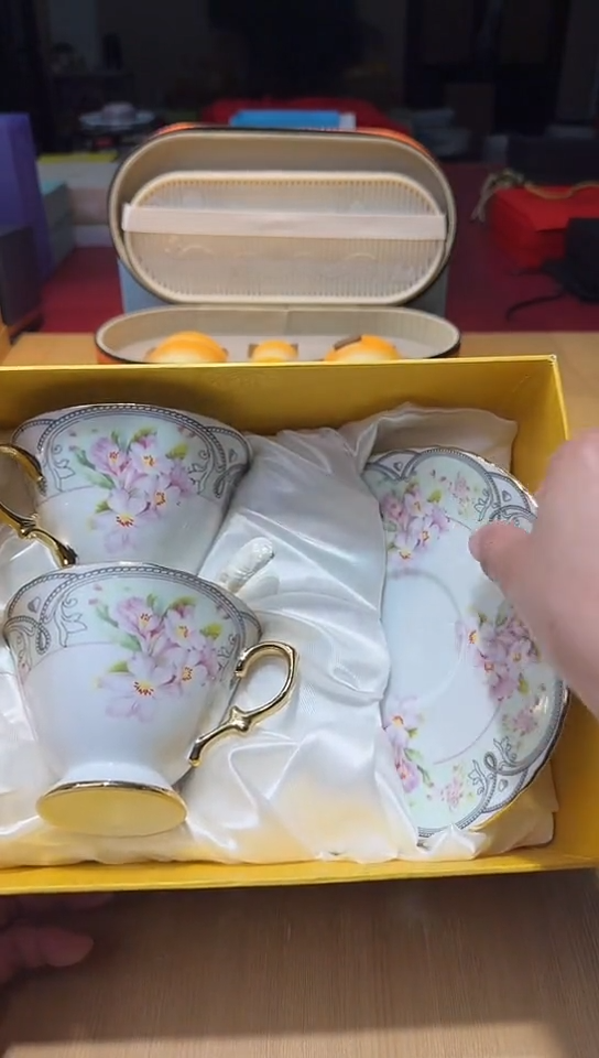 瓷片生活的本意是开心啊@@1