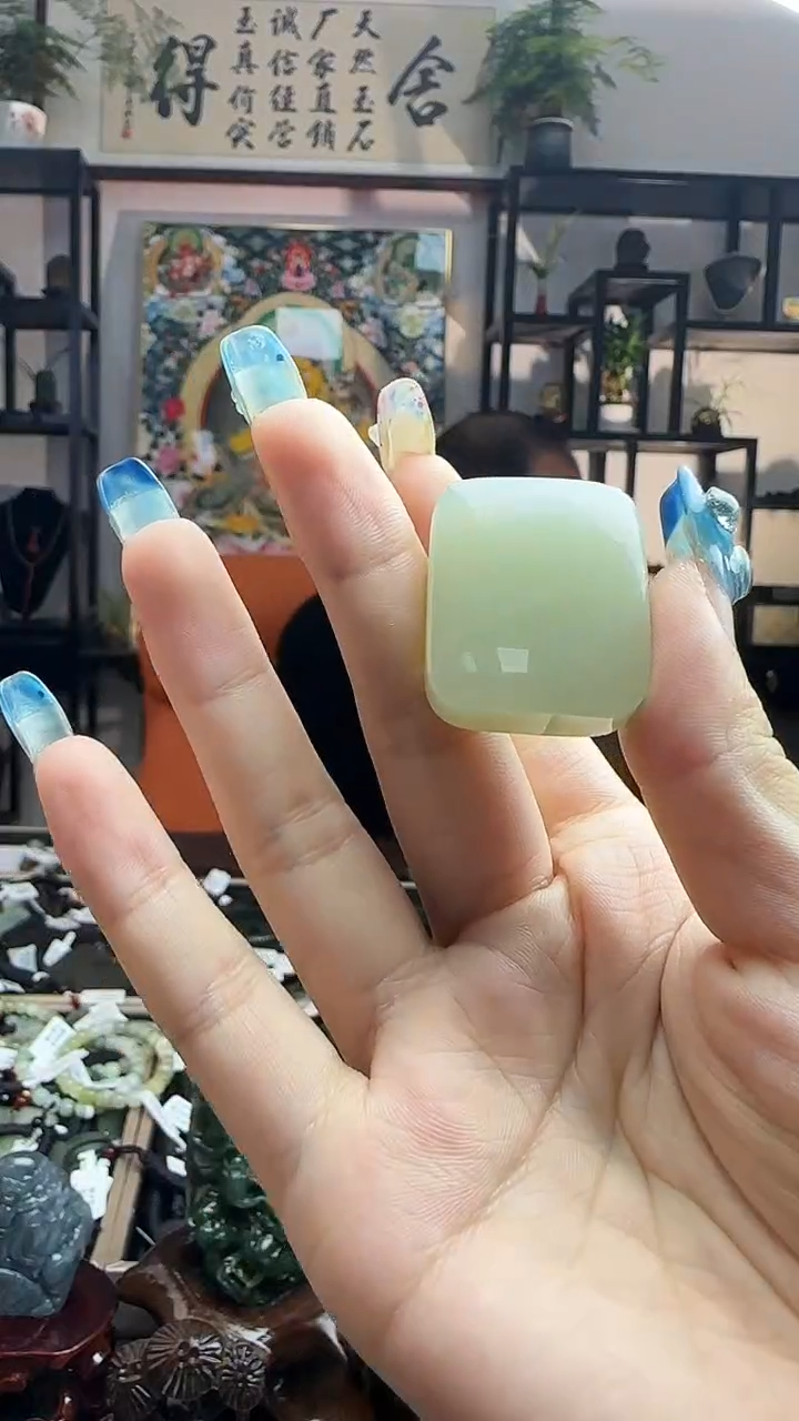 颈饰未镶嵌和田玉小方糖