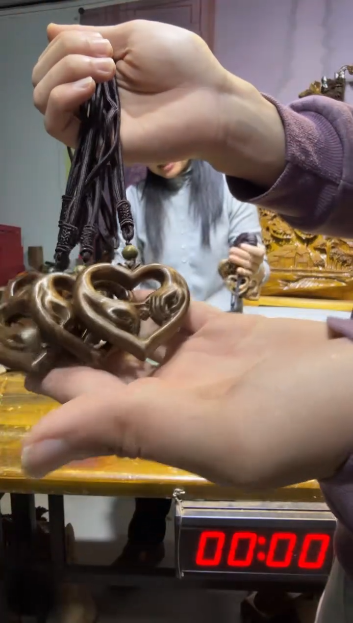 金丝楠金丝楠木心心相印挂坠