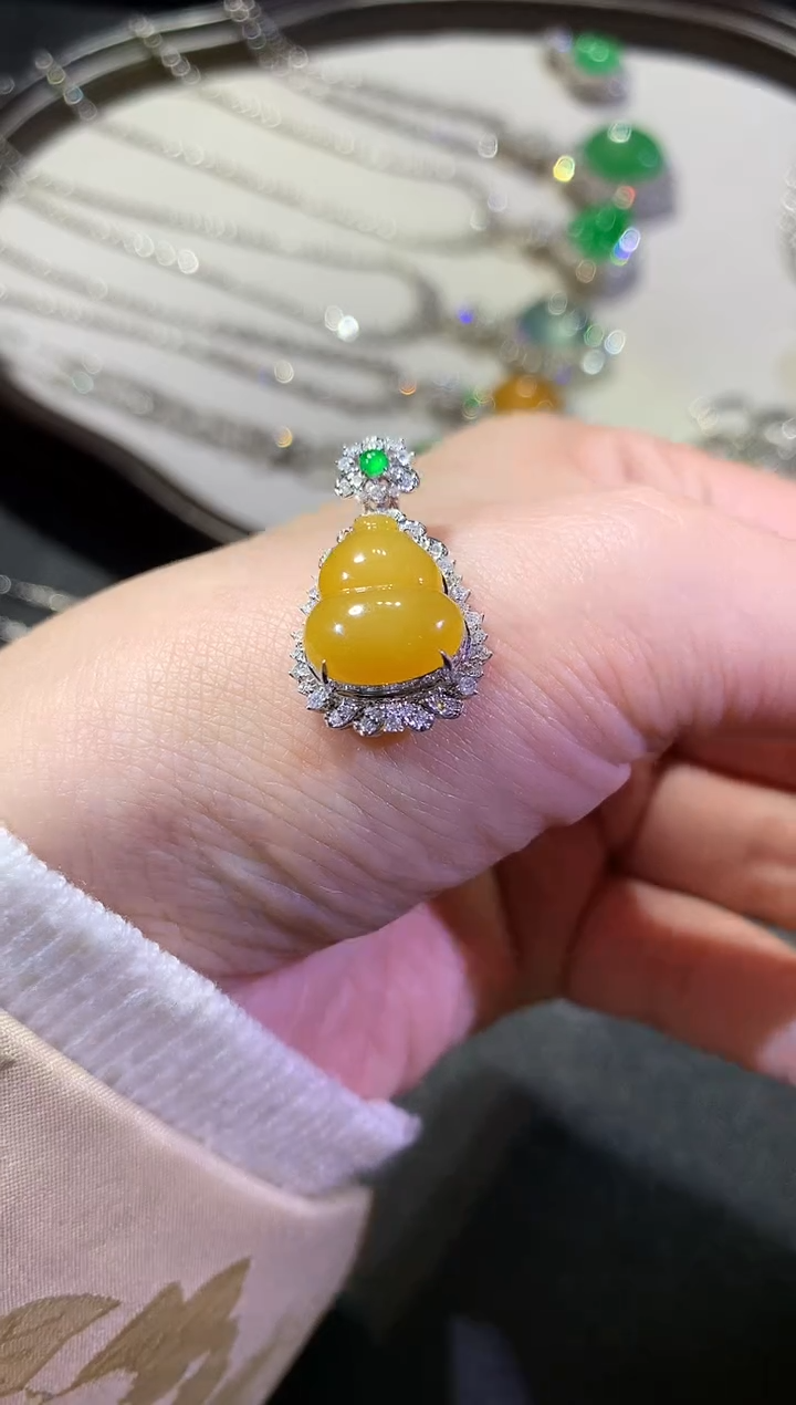 【闪购商品】翡翠吊坠(不含链)18K金镶嵌211-葫芦