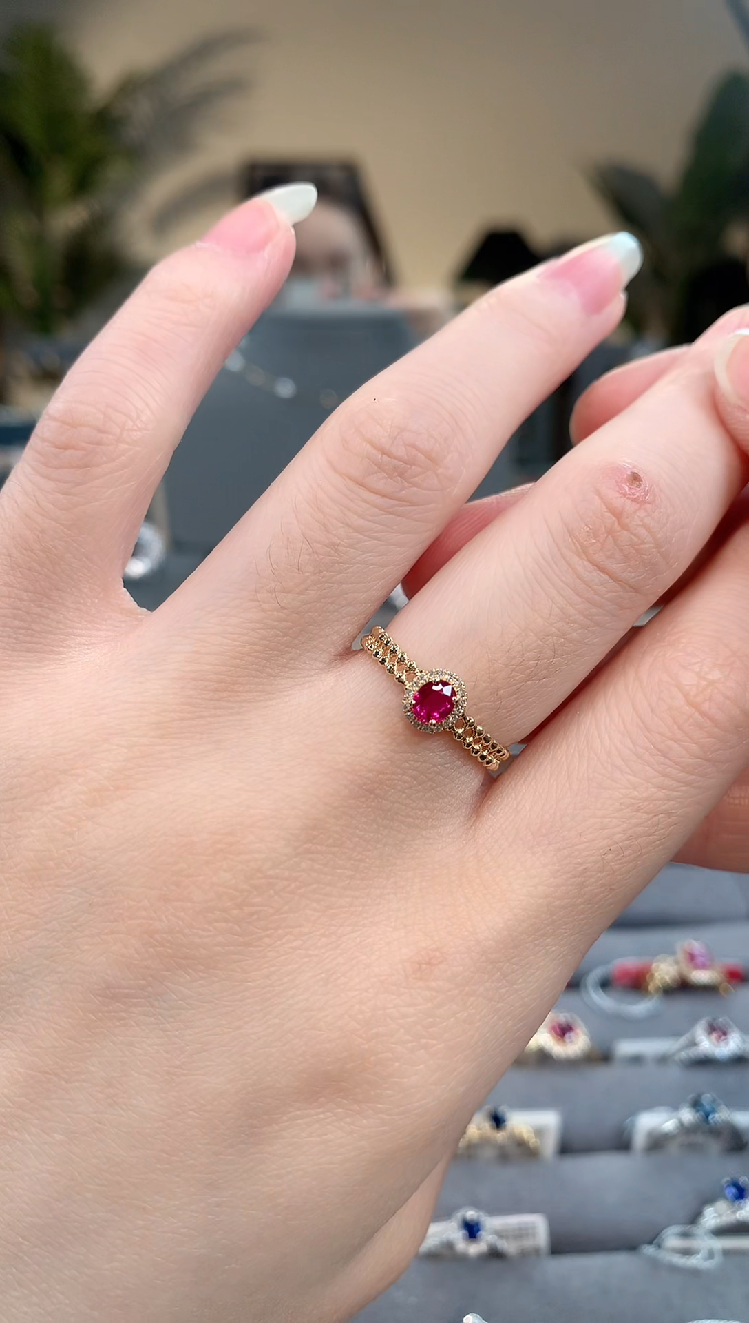 【闪购商品】红宝石戒指18K金镶嵌红宝石