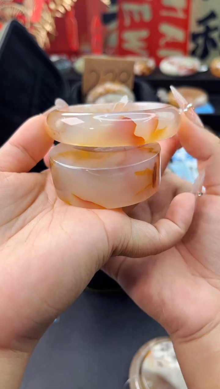 【闪购商品】石英质玉手镯未镶嵌赠送镯心（56圈口）