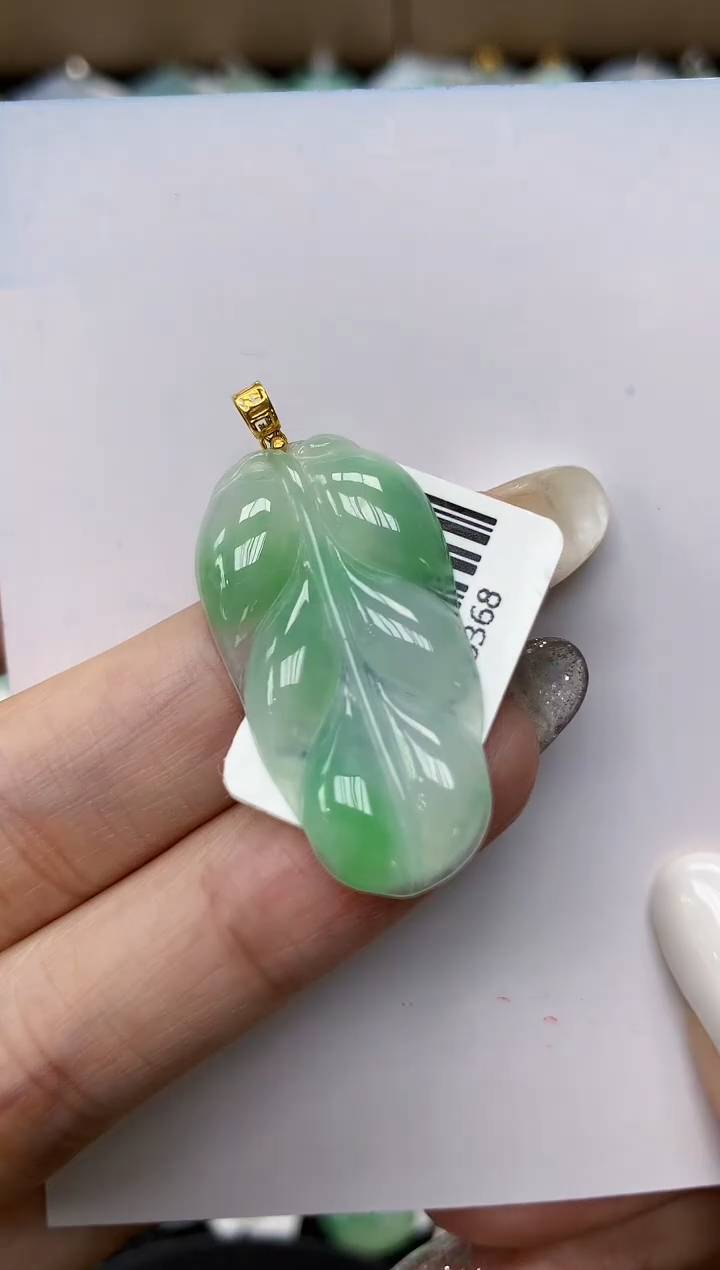 颈饰18K金镶嵌翡翠11111111111