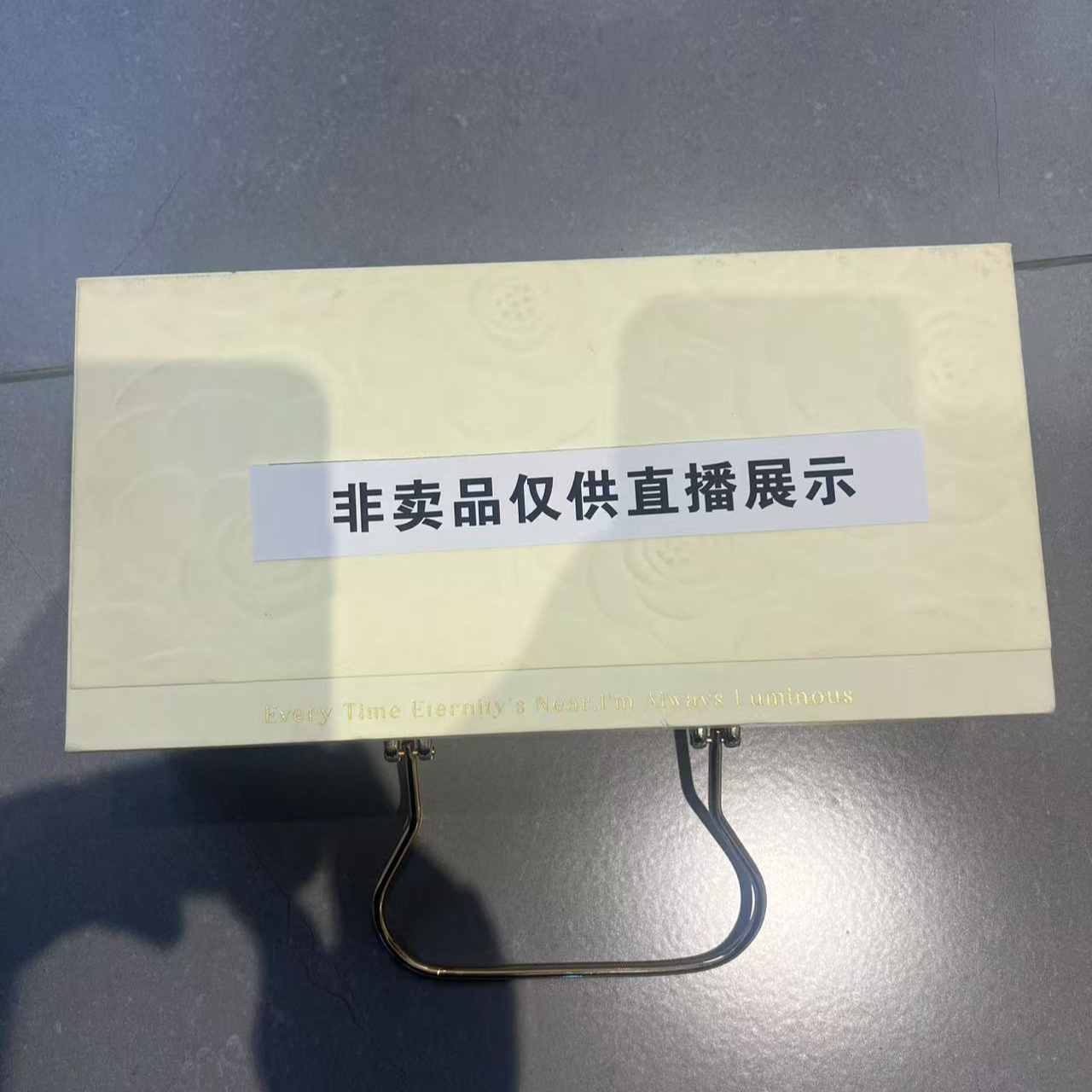 法式玫瑰金属手提生日礼物盒子