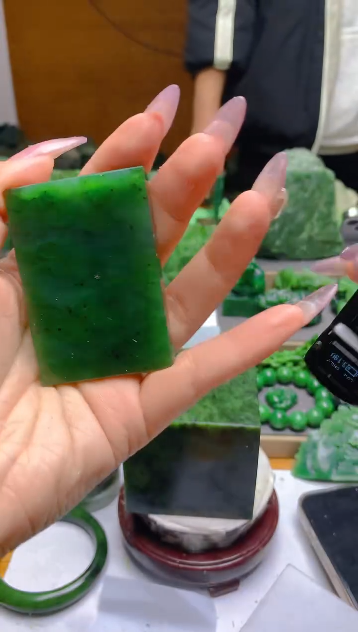 【闪购商品】和田玉（碧玉）颈饰未镶嵌1