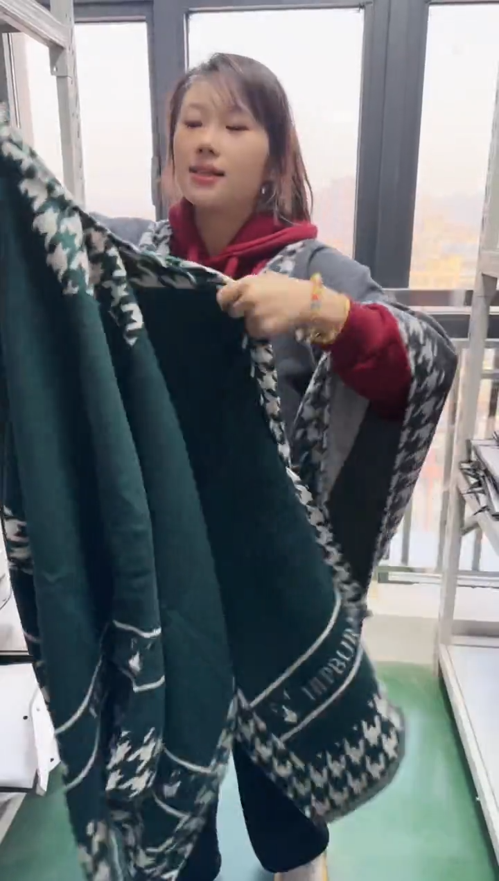 【闪购商品】瓷J020------------