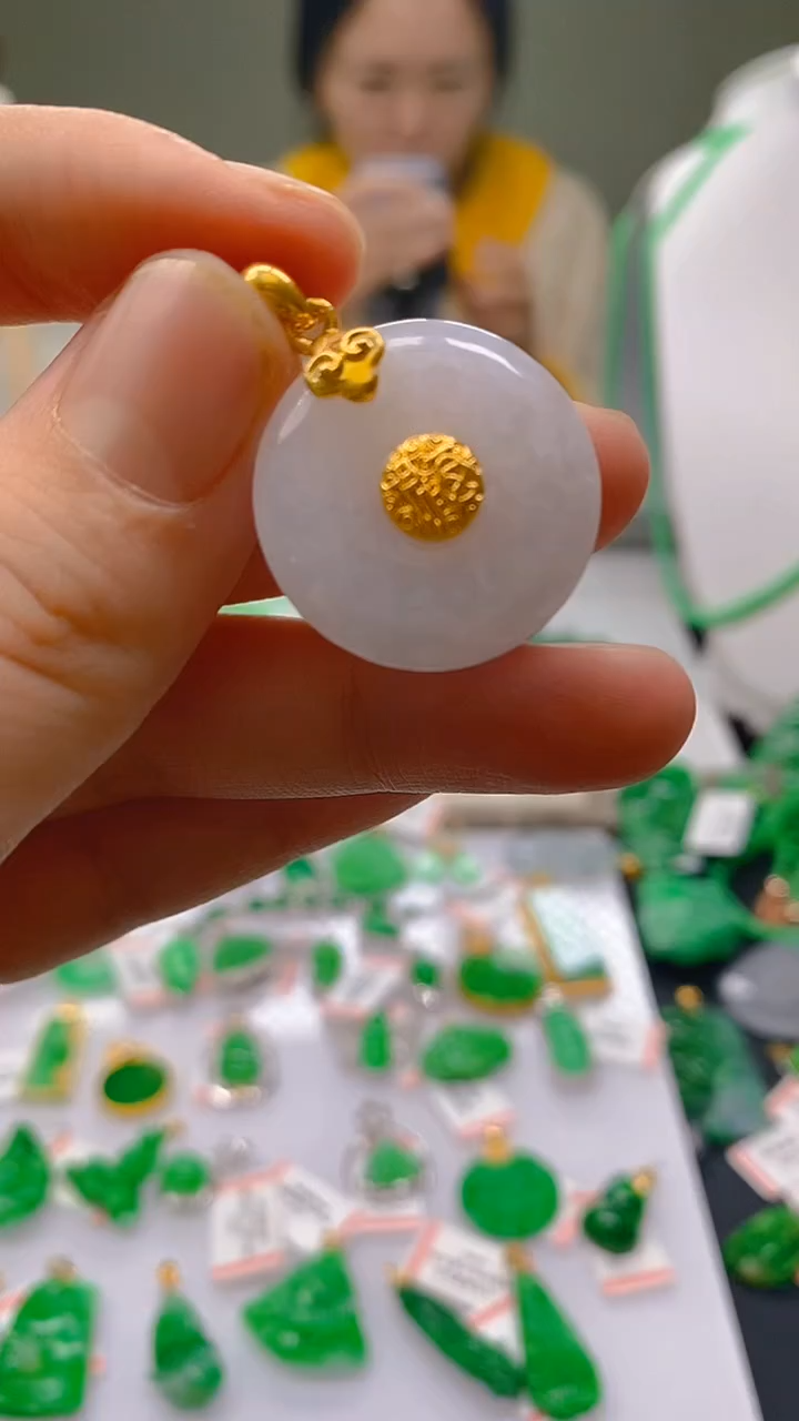 【闪购商品】翡翠颈饰18K金镶嵌新号开播，全场乱卖