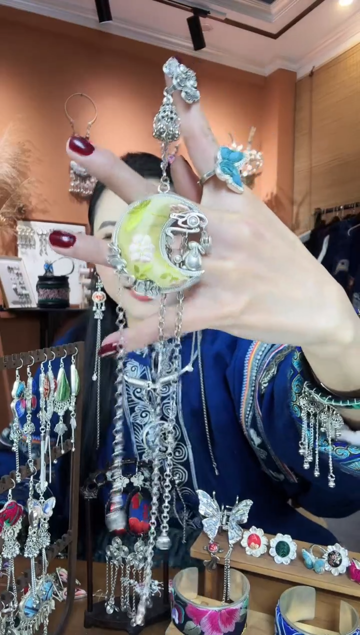 【闪购商品】刺绣纯手工民族风压襟