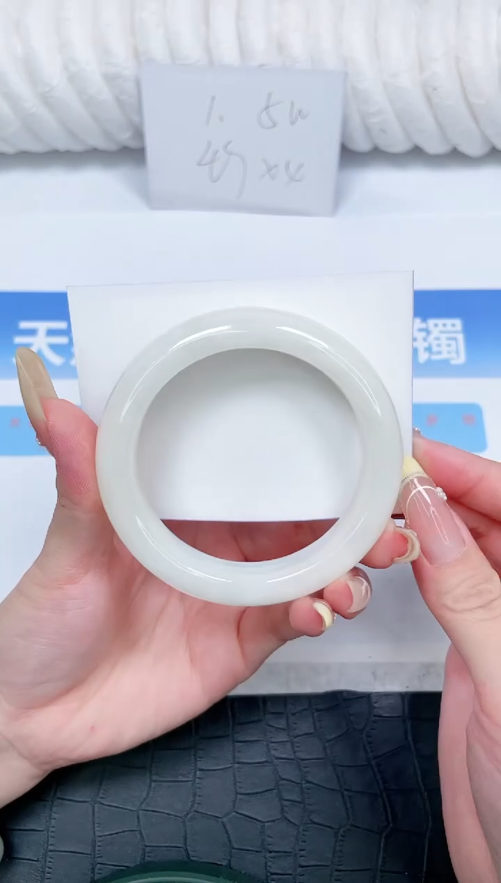 和田玉手镯未镶嵌162-60