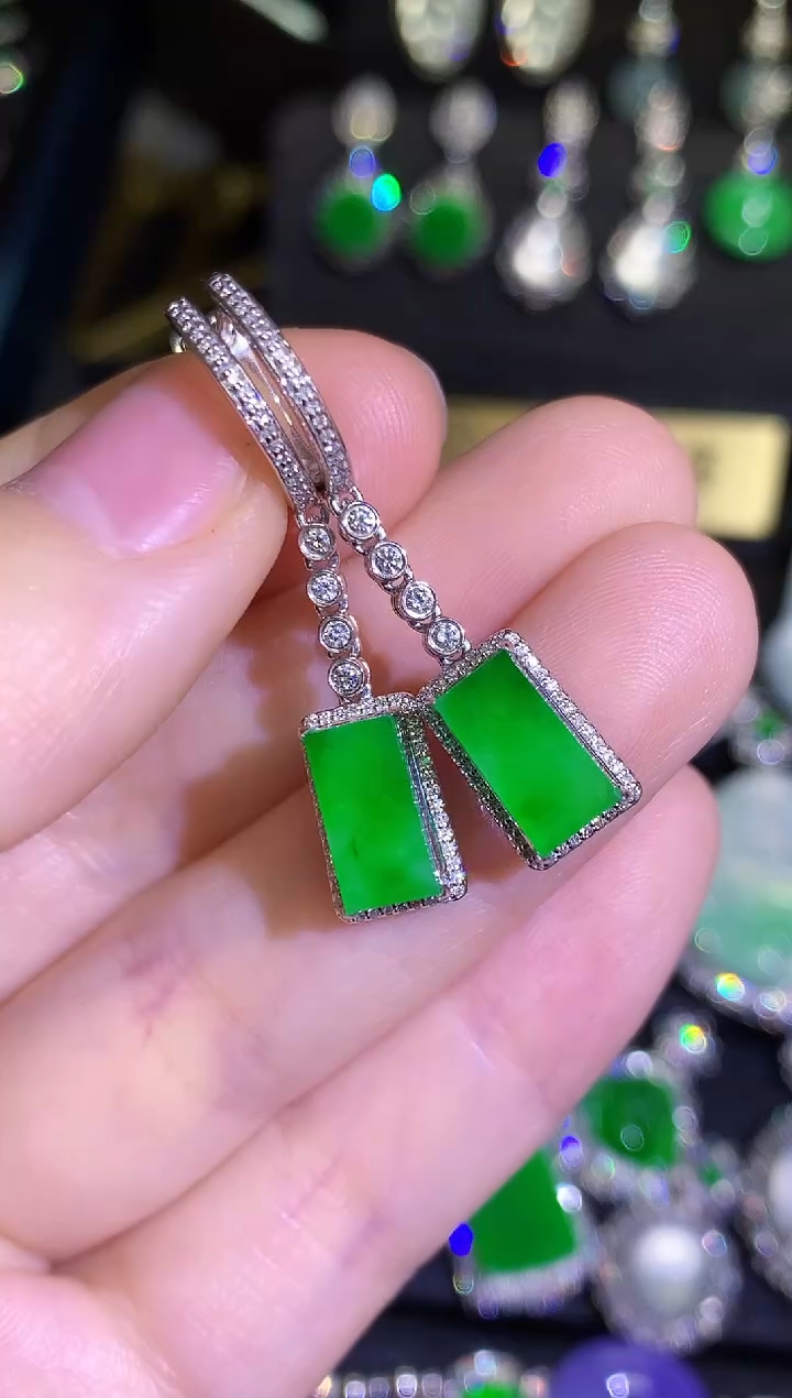 【闪购商品】翡翠耳饰18K金镶嵌高冰满绿正阳绿无事牌耳坠