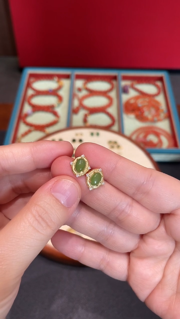 颈饰银S925镀金镶嵌和田玉耳钉