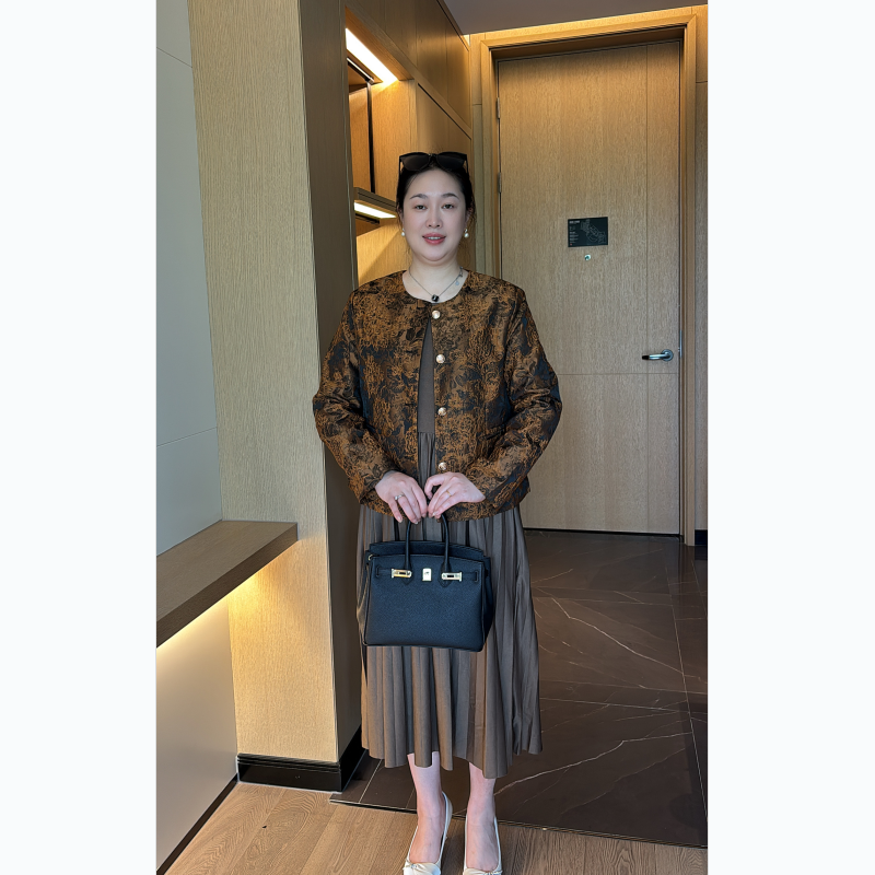 妈妈运动服套装洋气2025春装新款时尚中老年外套女春秋休闲两件套