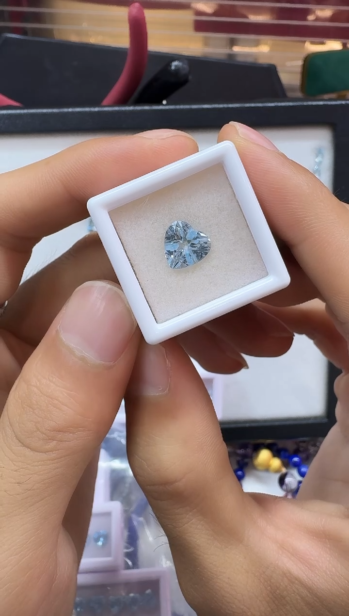 裸石海蓝宝石?***?1225m050多样性发一