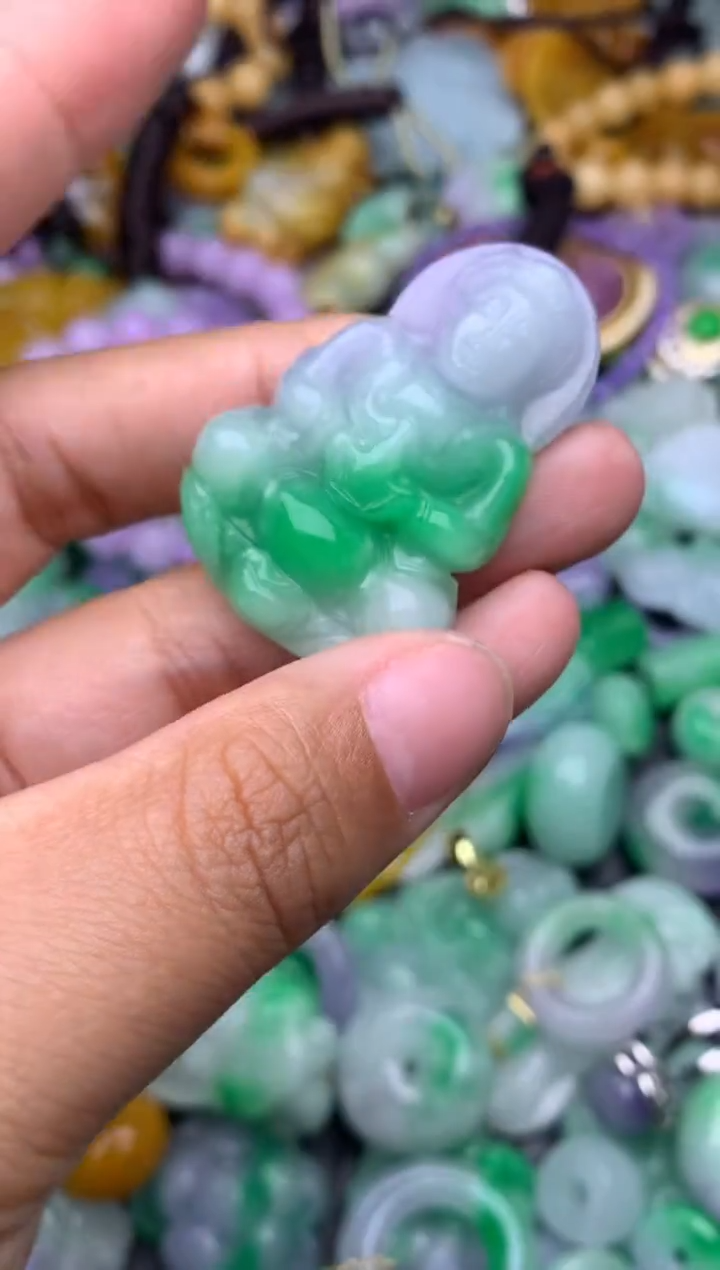 颈饰未镶嵌翡翠天然缅甸翡翠吊坠