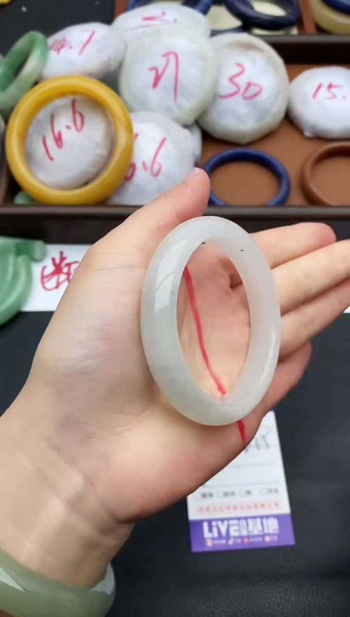 未镶嵌手镯石英质玉261+54.7