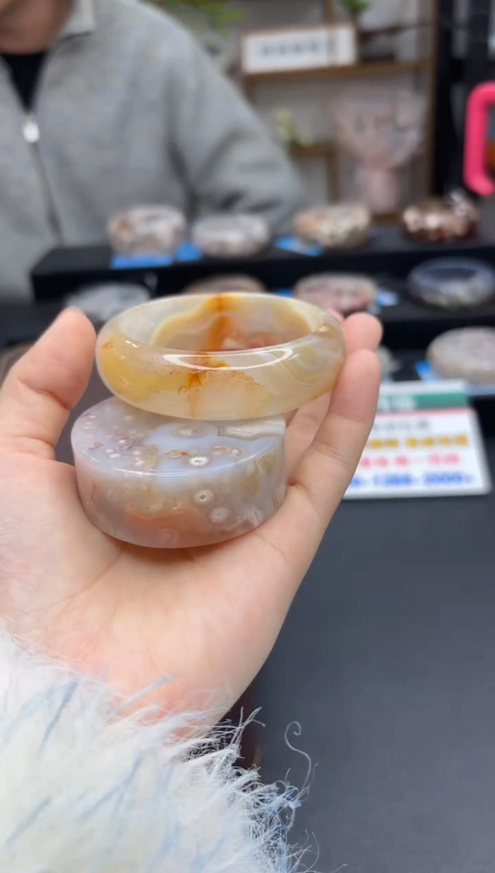 【闪购商品】石英质玉手镯未镶嵌A81(56圈赠送镯心)