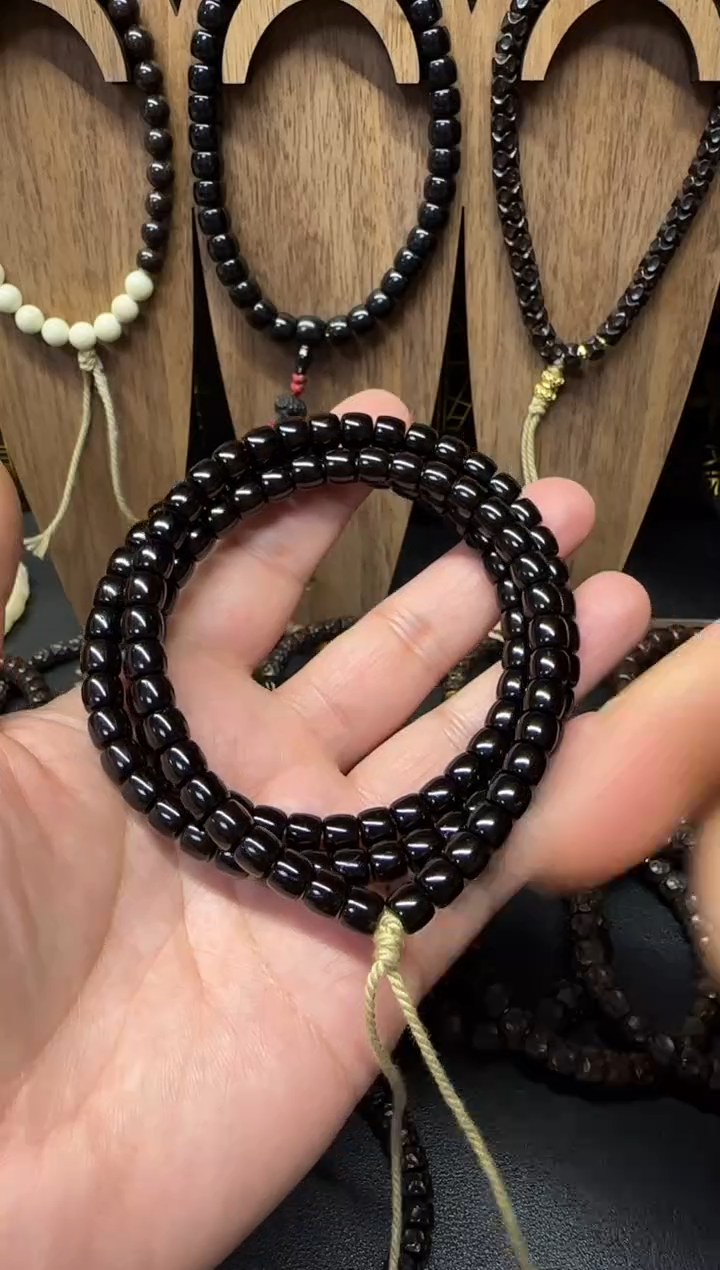 手串椰蒂黑金椰蒂直切7*6尺寸精选脖挂（114颗）