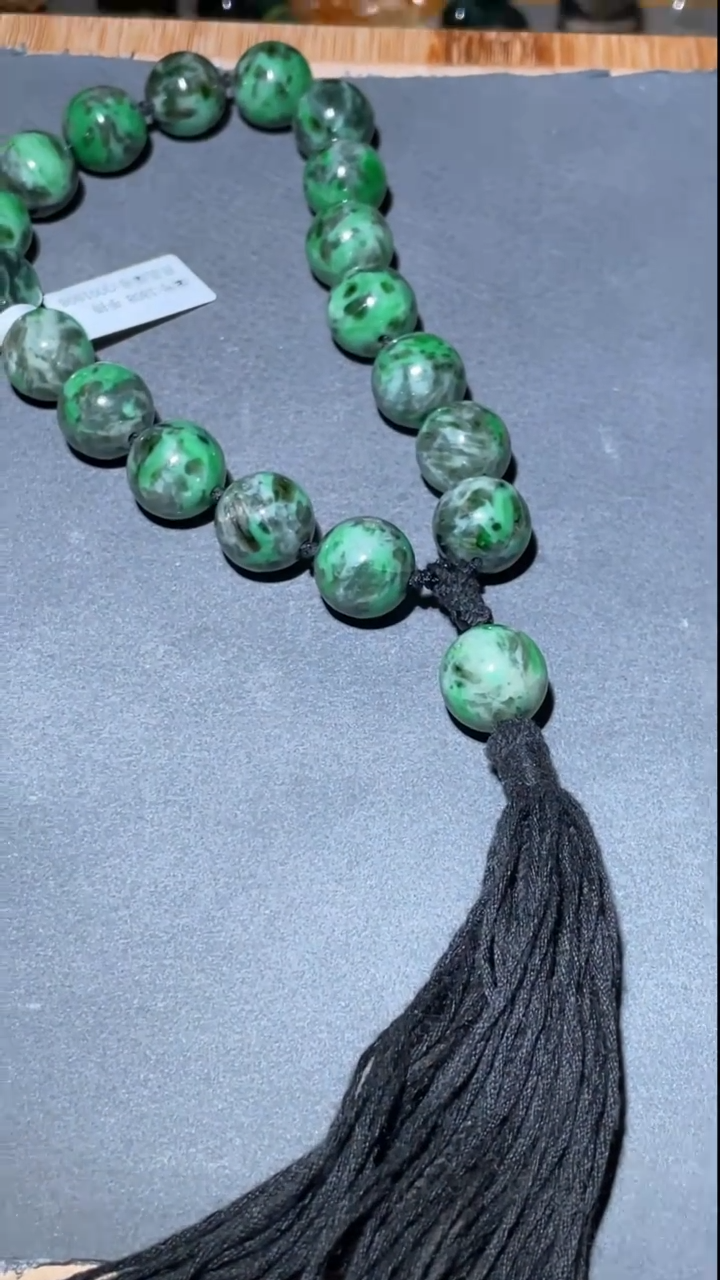 未镶嵌定制翡翠手持   