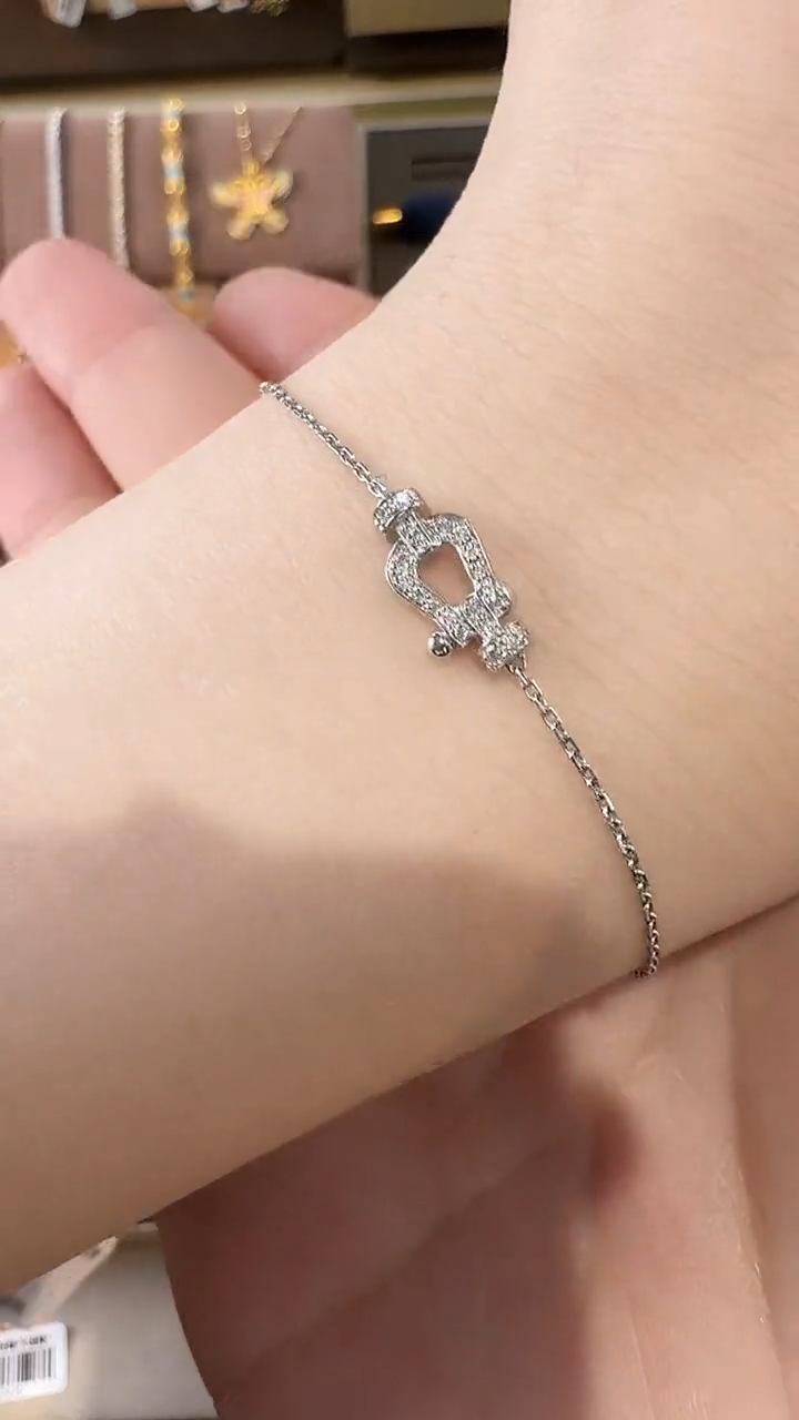 【闪购商品】钻石手链18K金镶嵌小马蹄手链