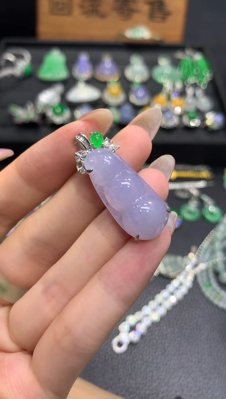 吊坠(不含链)18K金镶嵌翡翠17