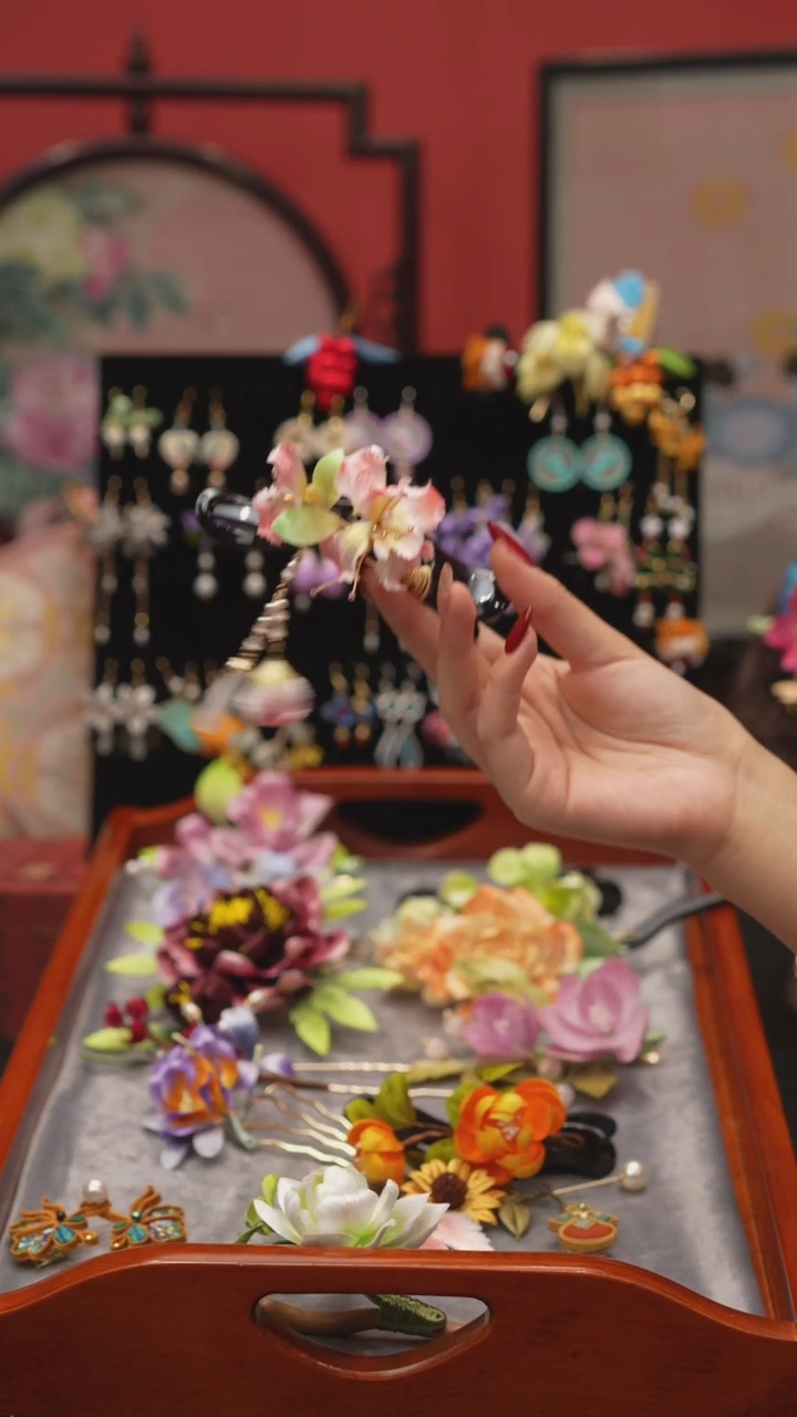 刺绣哥***说非遗绒花手工饰品