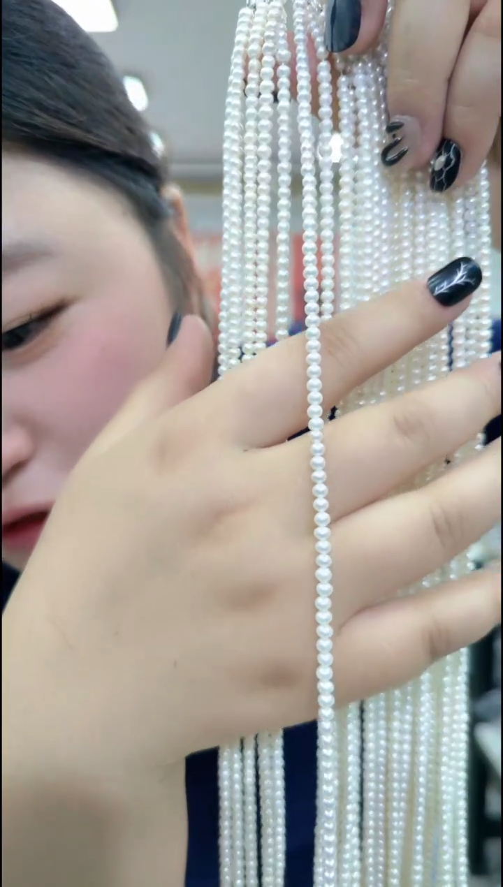 【闪购商品】树脂制品0777白色小米珠颈链